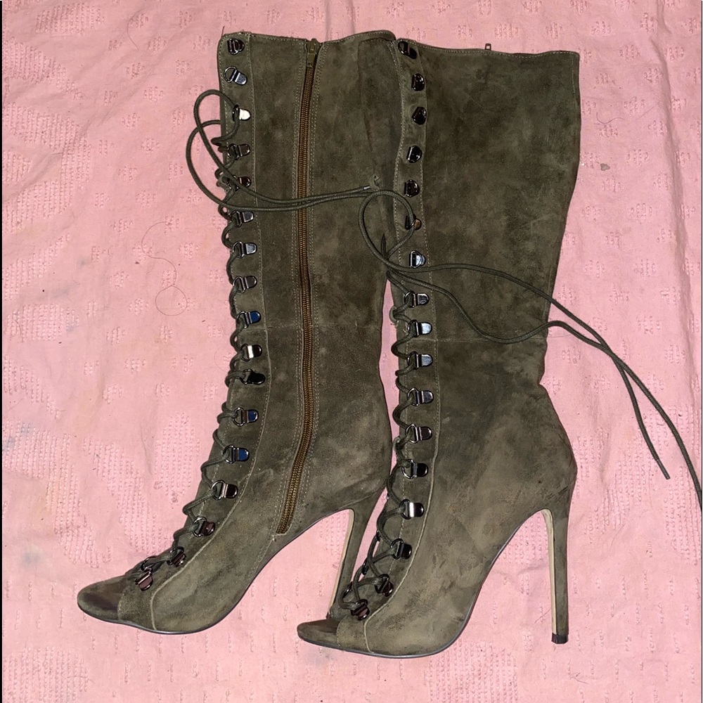 Steve Madden “Kinnon “ Suede  knee boots
